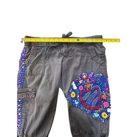 Upcycled Embroidered Patchwork Cargo Shorts BOHO Art Deco Gaudy Chic Women SZ 11 - Picture 12 of 15